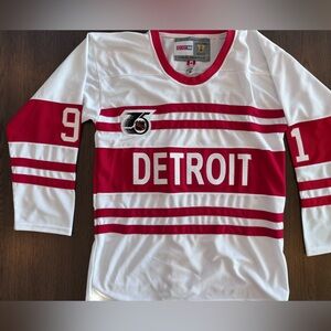 CCM Medium Red and White Detroit Red Wings Fedorov Hockey Jersey
